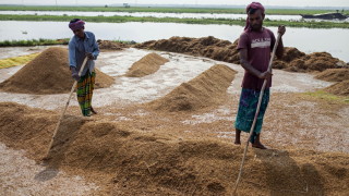 Над 100 души са загинали в Бангладеш при мълнии след