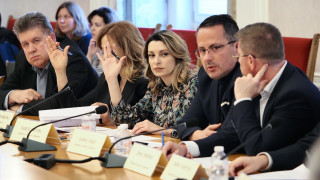 Депутатите от Комисията по бюджет и финанси в Народното събрание