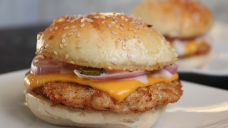 Обявиха война на месото с антибиотици в McDonald’s и KFC