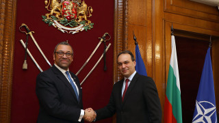 Министърът на отбраната Драгомир Заков се срещна с британския министър