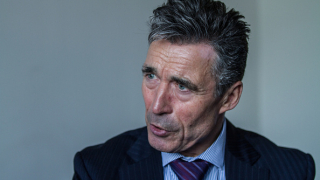 Киев може да убеди ЕС да удължи санкциите срещу Русия, ако покаже напредък в реформите, смята ексшеф на НАТО