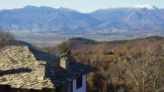 Удоволствието да вървиш встрани от утъпкания път