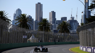 Световният шампион Люис Хамилтън беше най добър в първите две свободни