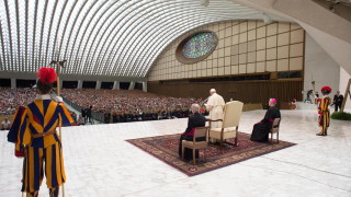 Папа Франциск благодари на хуманитарните организации които спасяват и се