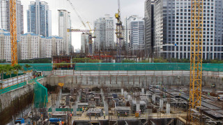 В Русия недостигът на кадри в строителния сектор днес достига