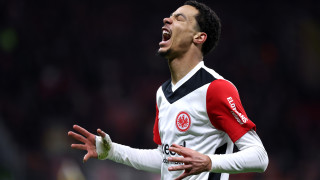 Айнтрахт Франкфурт победи Аякс с 2 1 като гост на Йохан