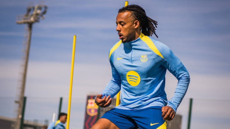 Ливърпул следи ситуацията със защитник на Барселона