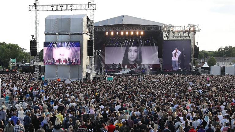 Повече от $13 милиона събра концертът на Ариана Гранде в Манчестър 