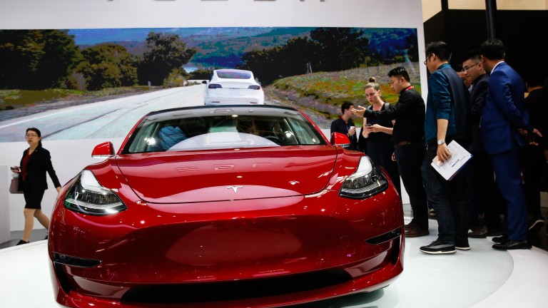 Мъск разкри подробности за Tesla Model 3 с два двигателя