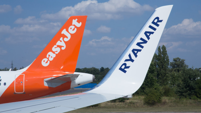 Испания глоби четири нискобюджетни авиокомпании, включително Ryanair и Easyjet, с