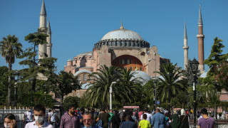 Решението на Турция да превърне някогашната византийска катедрала Света София