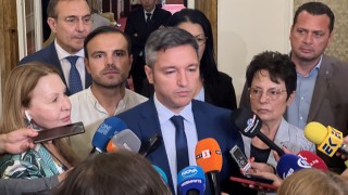 Вигенин: Вдигналите ветото срещу РСМ осъзнават, че направиха грешка