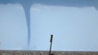 Шести ден не могат да възстановят щетите на северния плаж