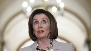 Председателят на Камарата на представителите Нанси Пелоси и делегация от