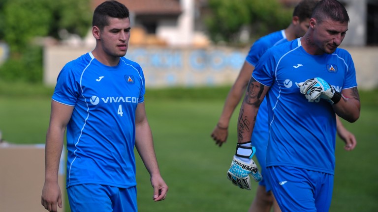 Защитник на Левски пропуска и мача с Дунав