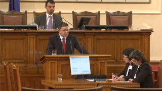 Тежки депутатски обвинения срещу Ненчев заради военното разузнаване