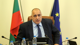 Рискове за България крие участието ни на срещата в Прага, смята евродепутат