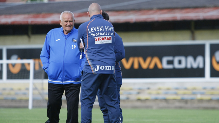 Левски загуби ключов играч за половин година 