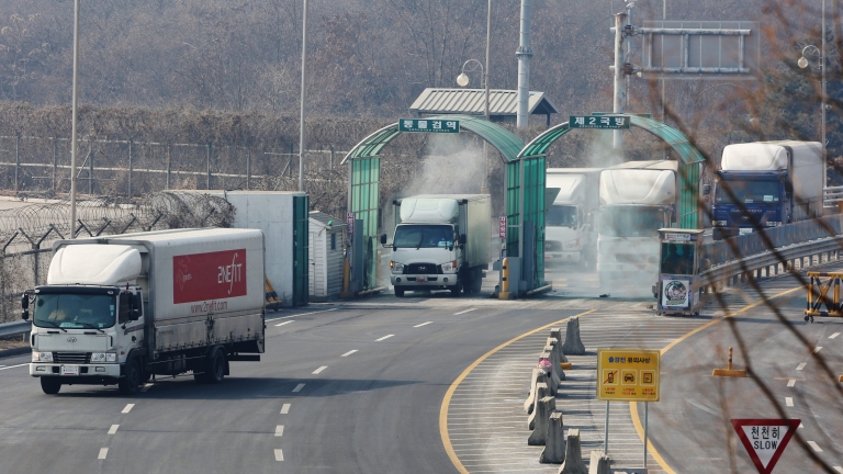 Военни от Северна Корея навлизат в демилитаризираната зона на границата