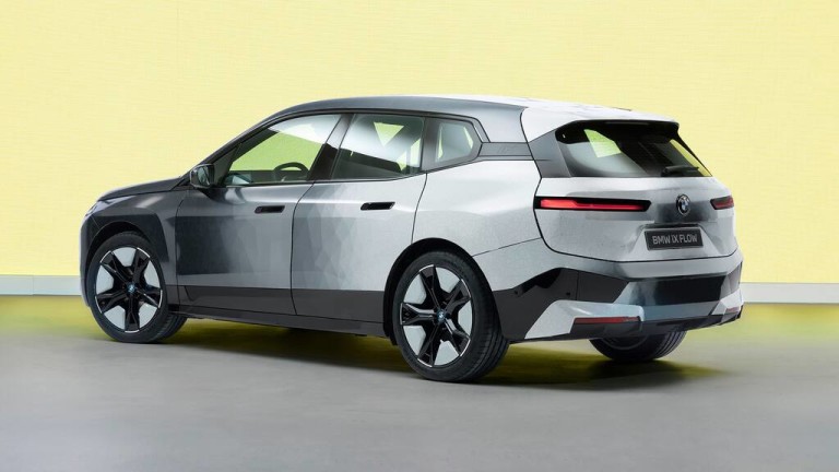 BMW представи автомобил, който сменя цвета с едно натискане на бутон