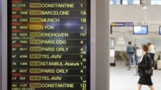 Повече от половината полети във Франция отменени заради стачка
