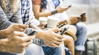 Доставките на смартфони в Китай нарастват с 241% през февруари