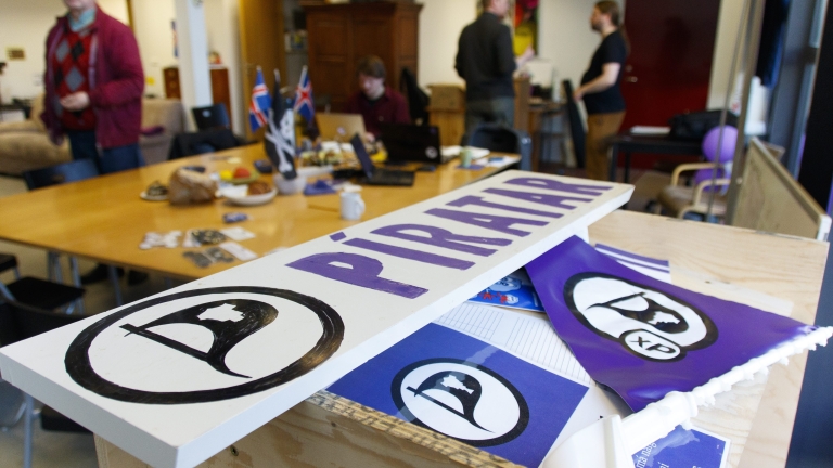 Президентът на Исландия връчи мандат на Пиратската партия 