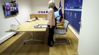 Европейският съюз настига Великобритания в мащабната програма за имунизация срещу