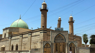 Иракските сили превзеха джамията в Мосул, където „Ислямска държава” обяви халифата