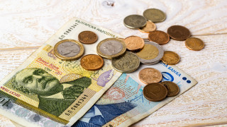 През 2021 г годишният общ доход средно на лице от