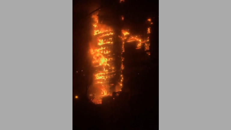 Голям пожар избухна в болница Ганди в столицата на Иран