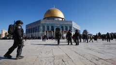 Израел налага ограничения за сигурност на молитвите за Рамадан в Ал Акса