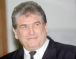 Още 100 млн. лв. за средно образование иска МОН