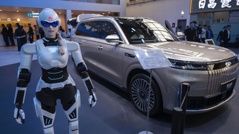 Какво е да посетиш най-големия автомобилен салон в света