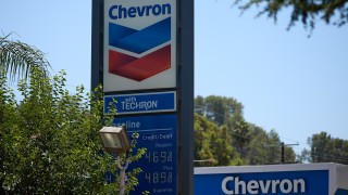 И "Шеврон" иска хапка от "Лукойл"