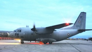 Екипаж от Военновъздушни сили на България със самолет C 27J