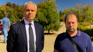 Милан Димитров дойде на предизборен пункт, за да благодари на Костадинов