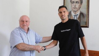 Левски подписа договор с полузащитника Георги Миланов за една година