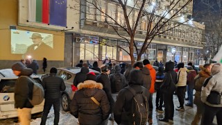 Протест пред БНТ заради сваления филм "Само защото бяха българи"