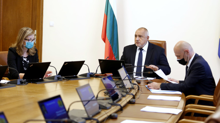 Възложих на ДАНС и ДАР да проверят кои са тези