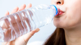 Още две причини да не пием вода от пластмасова бутилка