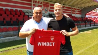 Царско село направи трансферен удар Договор с клуба подписа 24 годишният