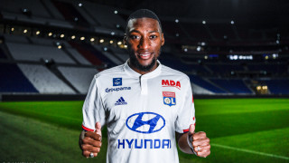 Олимпик Лион подписа четиригодишен договор с камерунския нападател Карл Токо Екамби