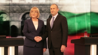 "Алфа Рисърч" дава над 10 процента преднина на Радев пред Цачева