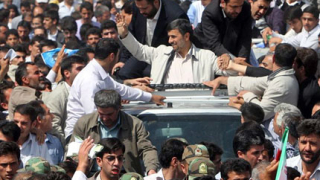 Ахмадинеджад оцеля след атентат