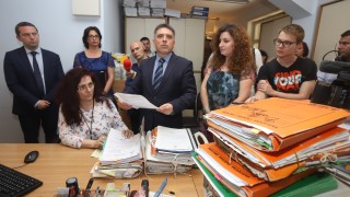 Макар че изпреварвате събитията с три часа Ви казвам да