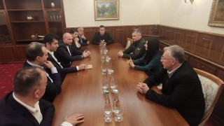 Вчера се срещнах с българската общност в Украйна Това съобщи