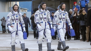 Забавени проекти от Boeing и SpaceX ще принудят американците да летят с руски ракети