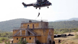 Докато на военния полигон Црънча се провежда мащабно военно учение