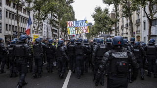 Около 237 000 души мерките и паспорти в цяла Франция